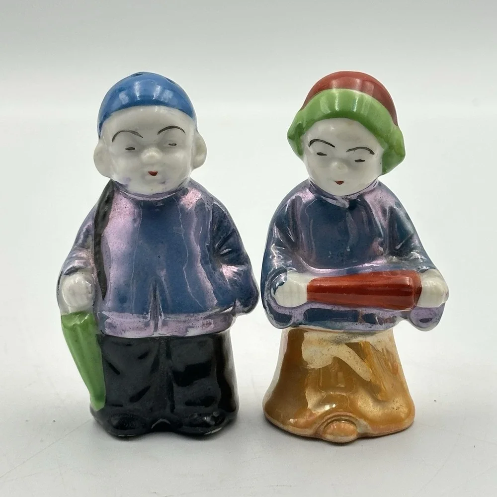 Vintage Japan‎ Hand Painted Asian Couple Salt & Pepper Shakers